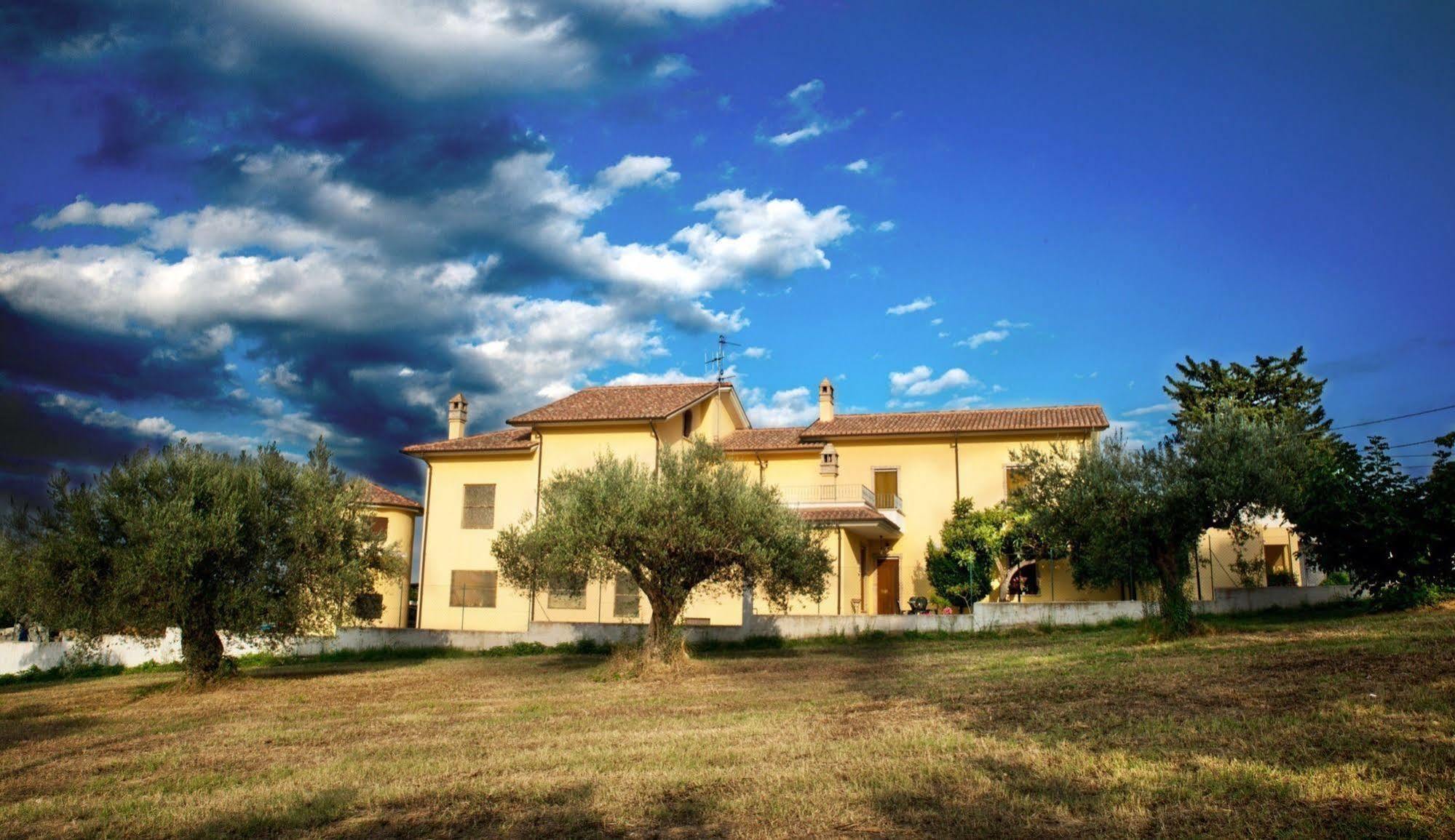 Agriturismo Il Casolare Di Nonno Mario Manoppello Eksteriør bilde