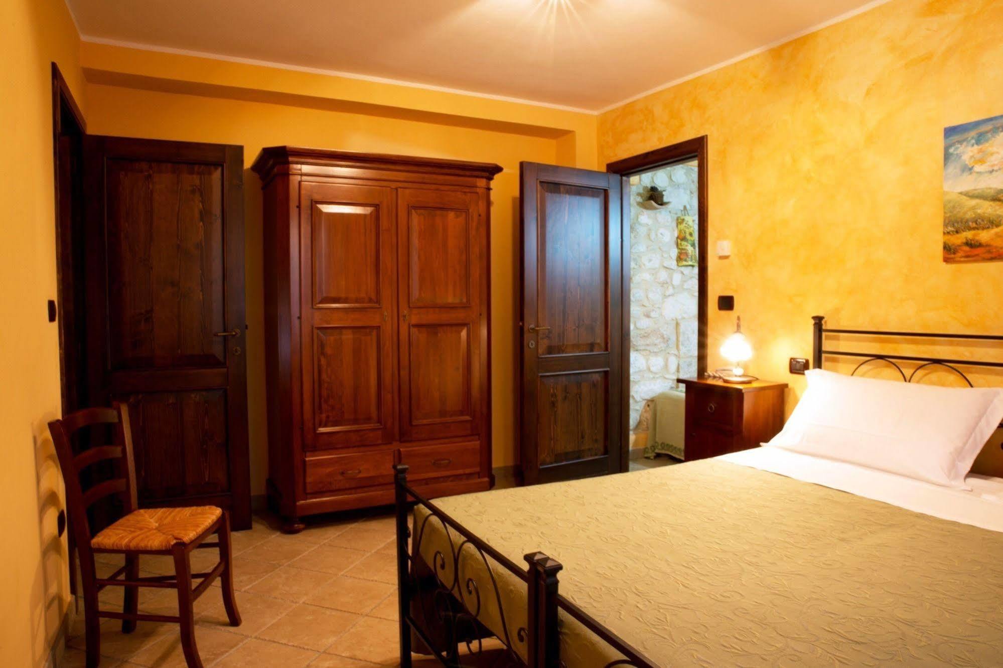 Agriturismo Il Casolare Di Nonno Mario Manoppello Eksteriør bilde